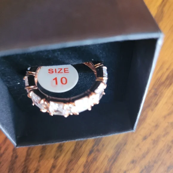 NEW bomb party ring uptown glamour - Picture 3 of 4